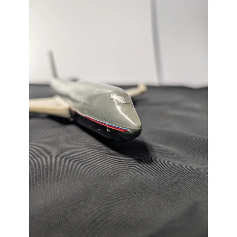 Vintage Plastic United Airlines Boeing 747-400 Toy‎ Airplane 12